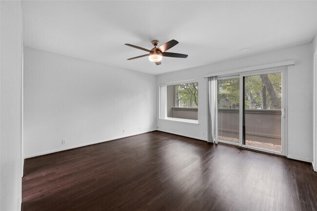 Photo - 233 Litchfield Ln