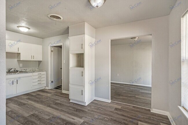 Photo - 811 Vogel St
