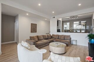 Photo - 17165 Palisades Cir