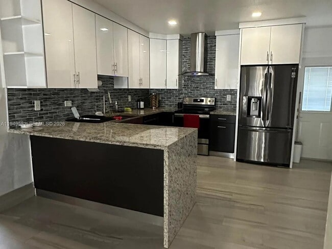 Photo - 5737 SW 6th St