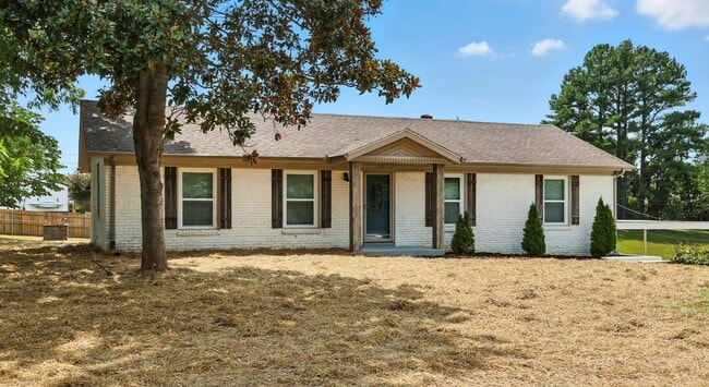 Building Photo - Spacious 3 bedroom home with finished base...