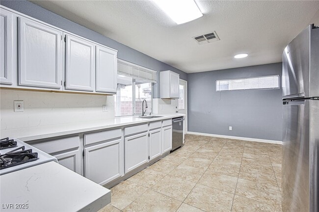 Photo - 1845 Navajo Lake Way