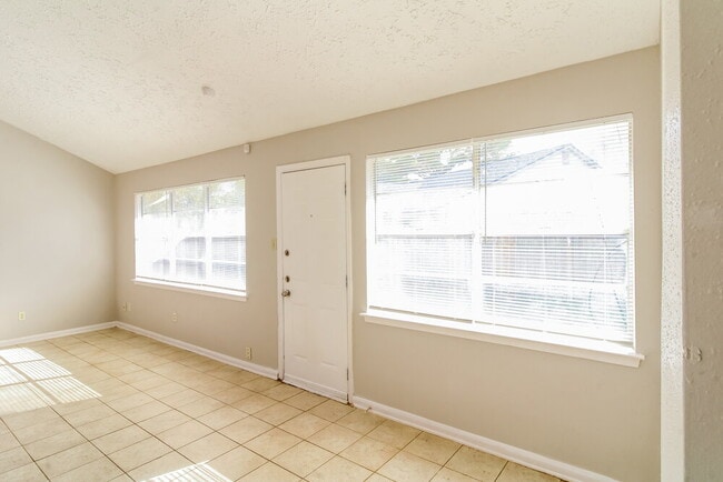 Photo - 7342 Sonnet Glen Ln