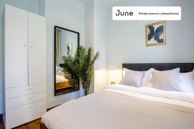Room in Shared 4 bed/2 bath home in Upper East Side