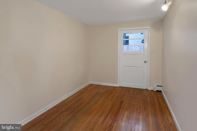 Photo - 72 Clearview Ave