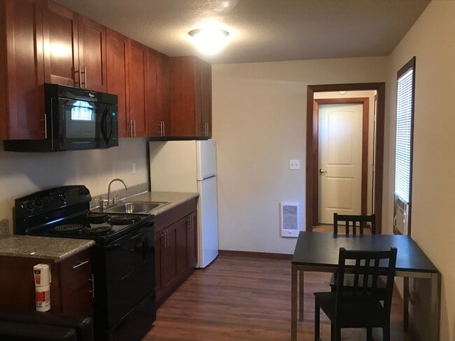 Kitchen - 200 N W Anderson St