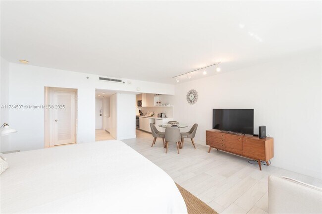 Photo - 100 Lincoln Rd Unidad 619