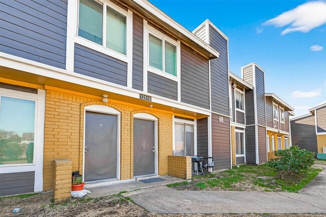 Building Photo - 12519 Ashford Meadow Dr Unit B