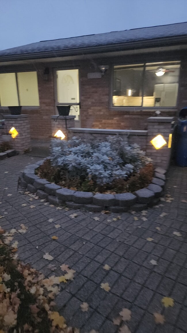 Photo - 32230 Ruehle Ave