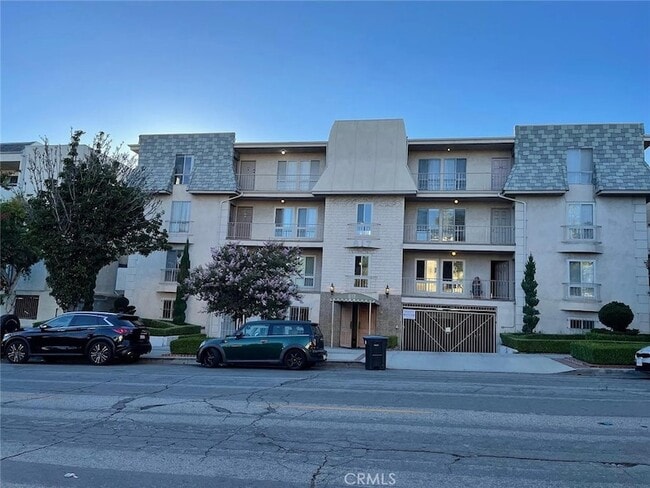 Building Photo - 617 E Angeleno Ave Unit 301