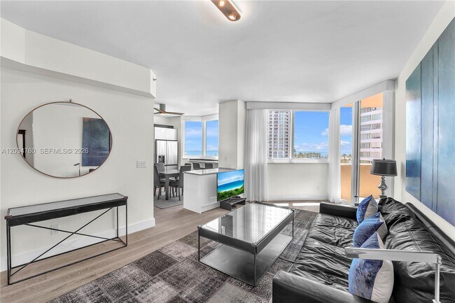 Building Photo - 300 South Pointe Dr Unit 809