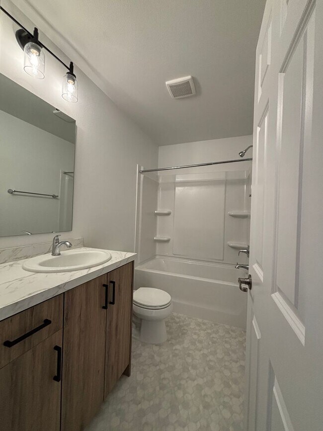 Photo - 3 Bed 3 Bath Townhome