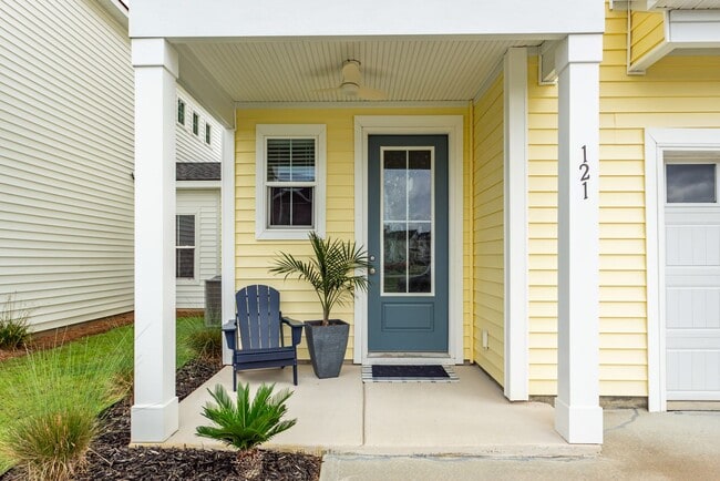 Photo - 121 Hawthorne Landing Dr