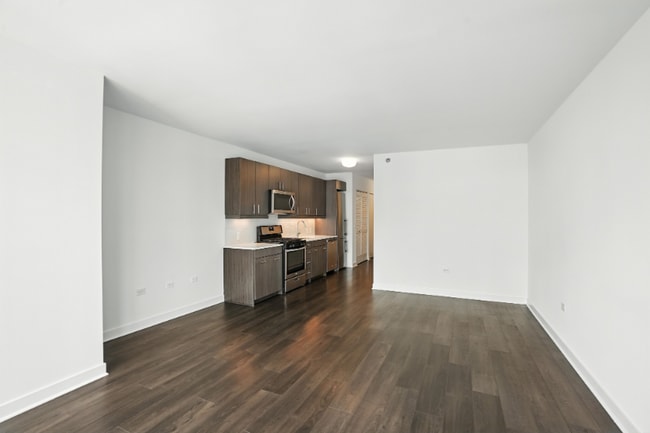 Photo - 7 N State St