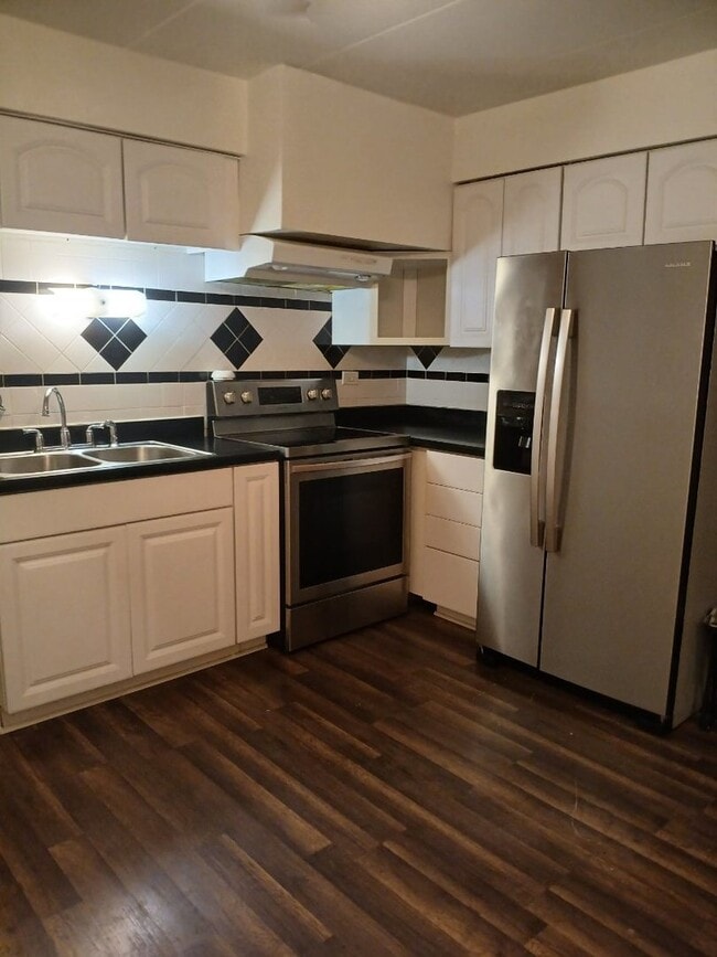 Photo - 18204 Exchange Ave Unidad C