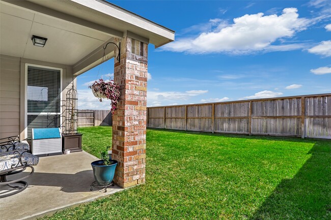 Photo - 142 Dina Ln