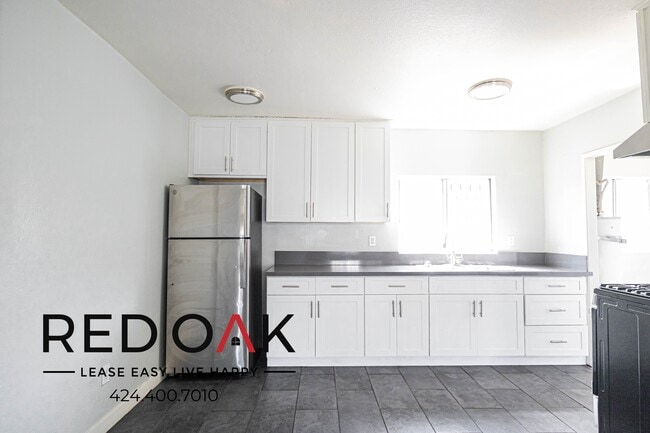 Photo - 1182 E 52nd St Unit 1182.5