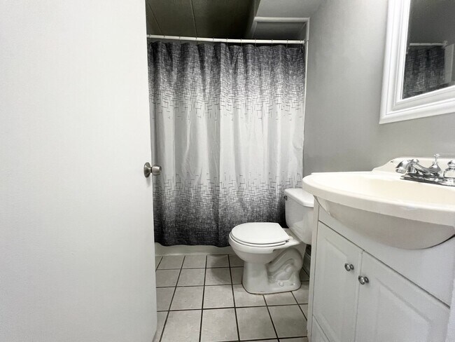 2701 Lehman Rd Unit A14