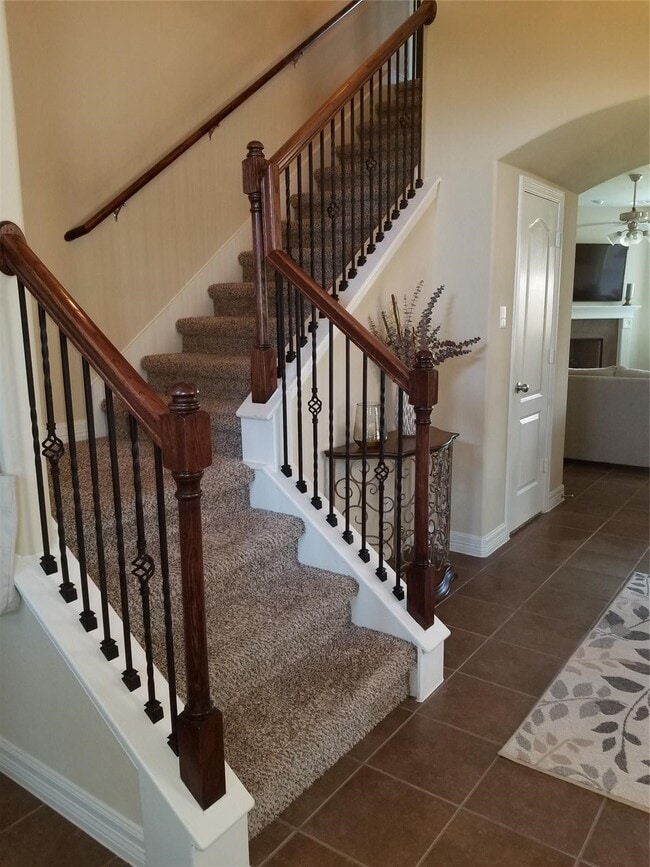 Photo - 2566 Riverway Dr