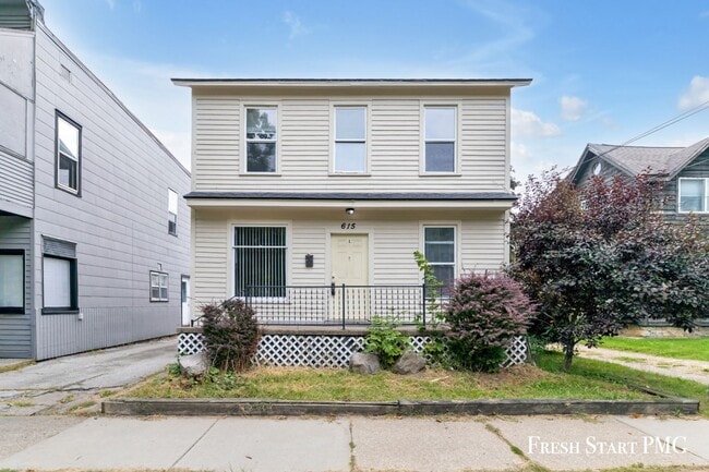 Building Photo - 615 Davis St Unit 1 Rental