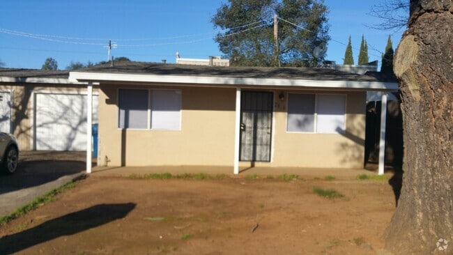 Building Photo - Alfreda Duplex Unit 2828 Alfreda Rental