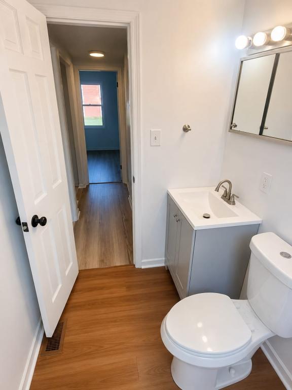 Photo - 103 N Russell St
