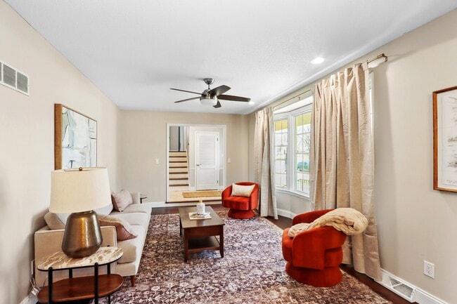 Photo - 8738 Horton St