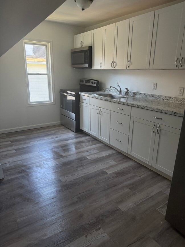 Photo - 15 Seymour St Unit 3rd Floor