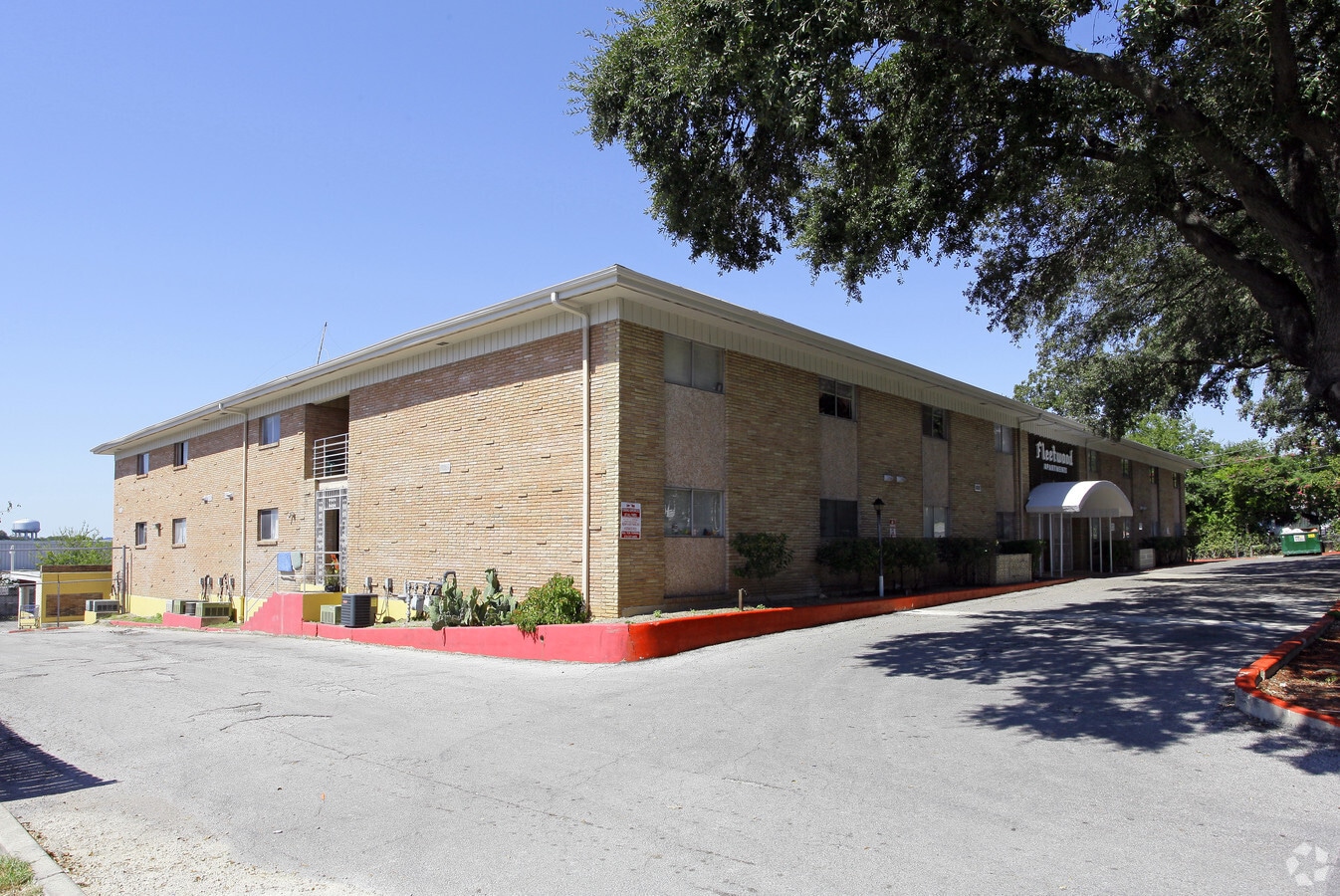Jackson Flats Apartments - Jackson Flats Apartments