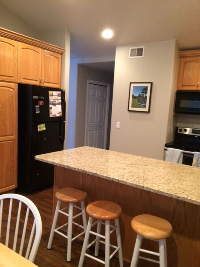 Photo - Canterwood Condo Unit 16 Unit #16 - Middle Bedroom