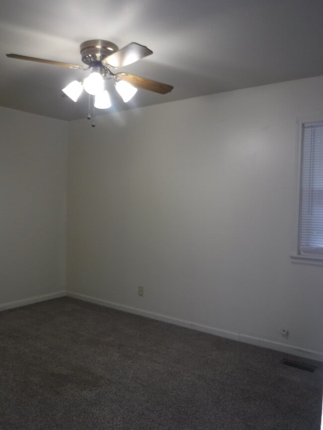506 E Pawnee Bedroom