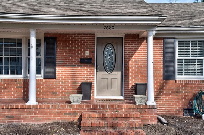 Photo - Close to Bases! Renovated brick ranch!