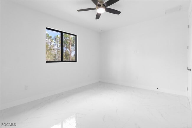 Photo - 3004 2nd St W