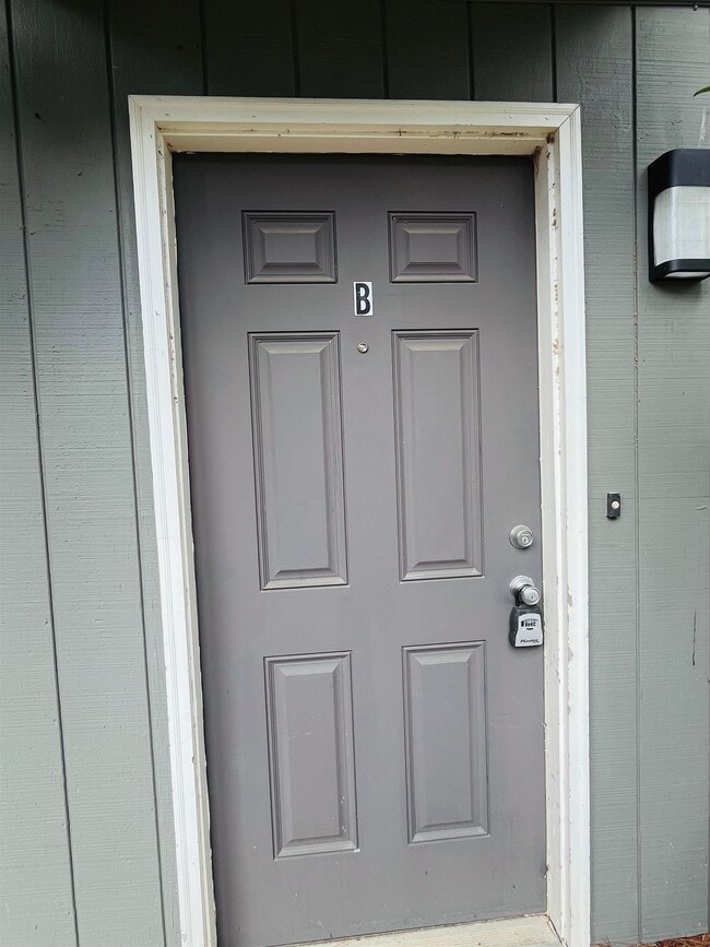 Photo - 3732 Donovan Dr Unit B