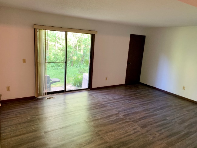 Photo - 4517 W Bancroft St Unit 3