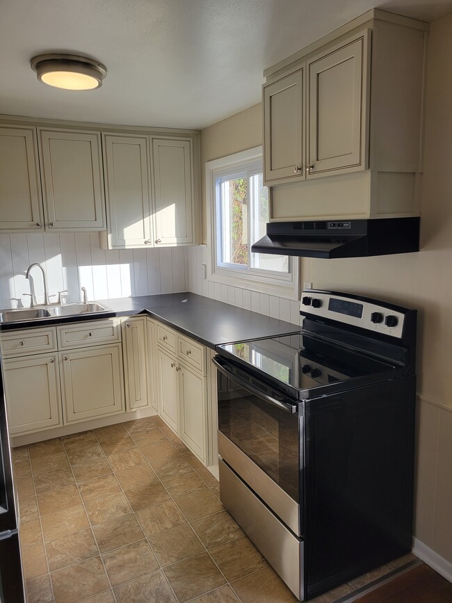 Photo - 444 N Henninger St Townhome