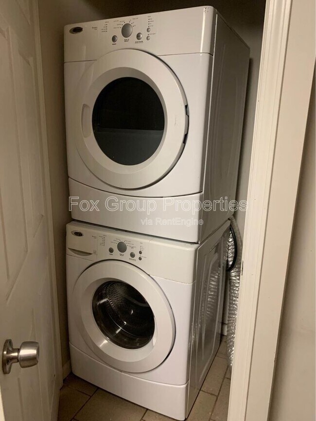 Photo - 405 E J St