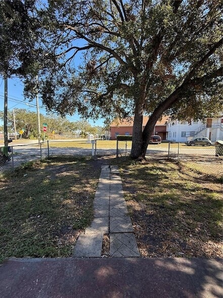 Photo - 2014 N 49th St