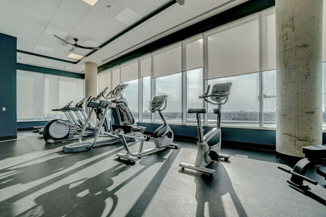 Photo - 1140 Wellington St. W Unit ID1223279P