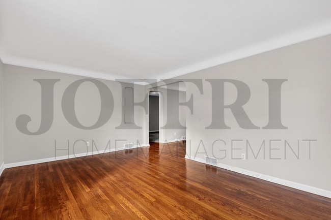 Photo - 19719 Sunset Dr