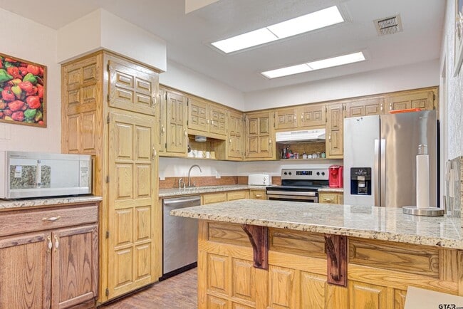 Photo - 16744 Overland Stage Dr