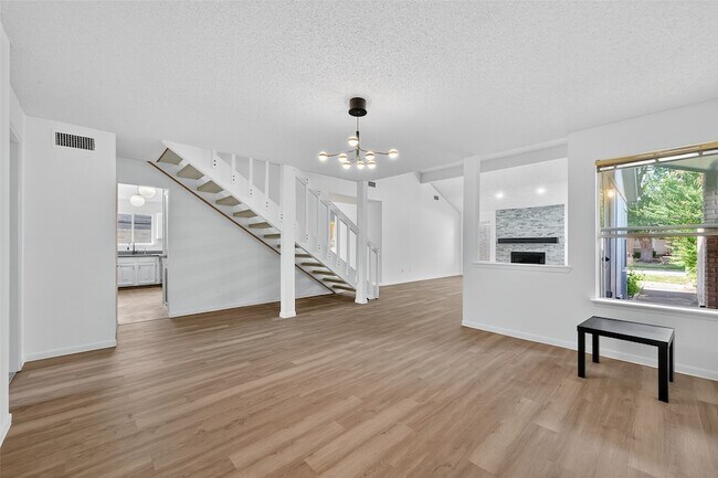 Building Photo - 2818 Crest Park Dr Rental
