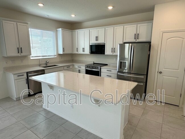 Photo - 37450 MacKenzie Dr