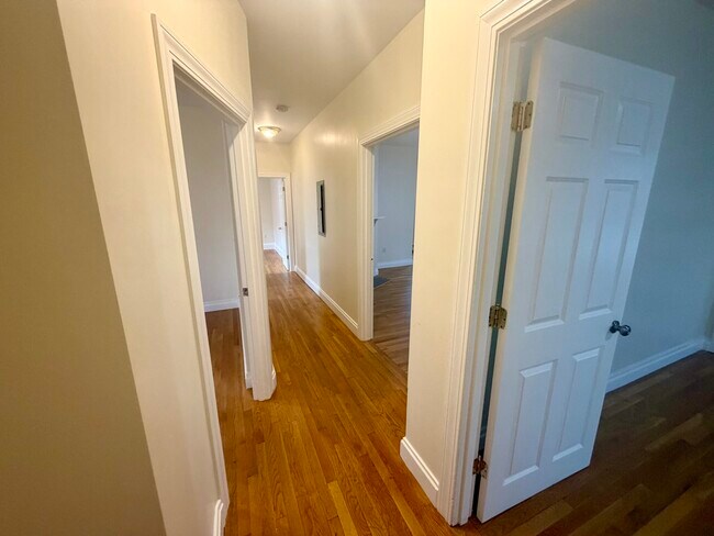 19 Banks St Unit 1