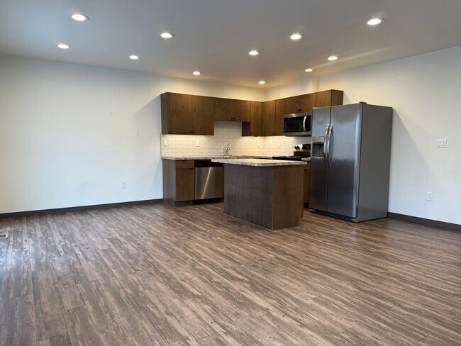 215 N 76th Ave Unit 2