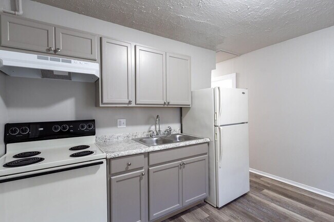 EAST SIDE 2 BEDROOM AVAILABLE NOW!