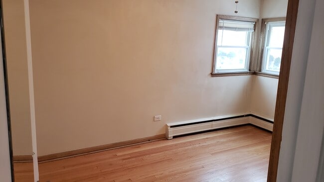 Bedroom - 2624 N 75th Ave Unit Elmwood Apartment