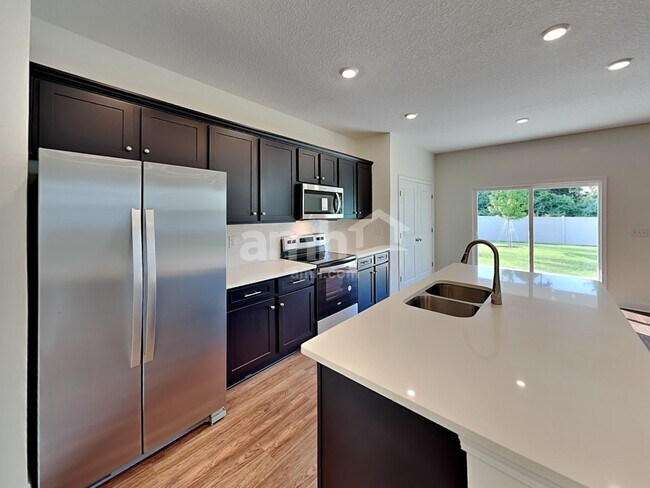 Photo - 157 Onate Cir