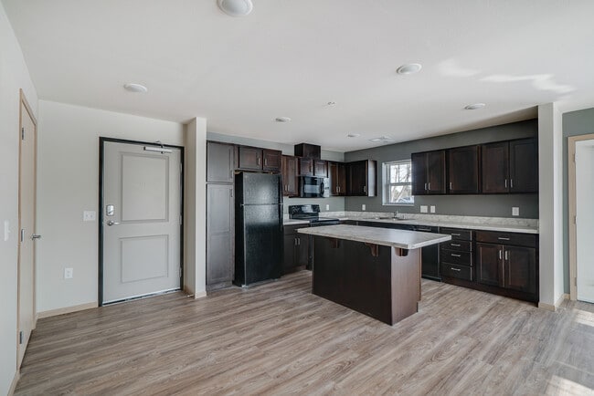 Photo - Edison Apartments