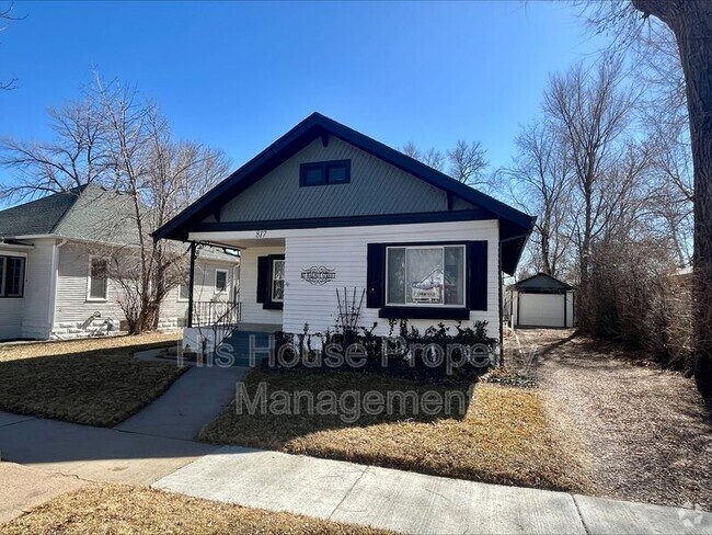 Building Photo - 817 Walnut St Rental